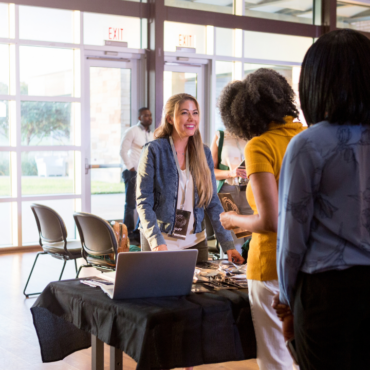 Erfolgreicher Messe-Outreach: Wie Unternehmen auf internationalen Messen qualifizierte Leads gewinnen